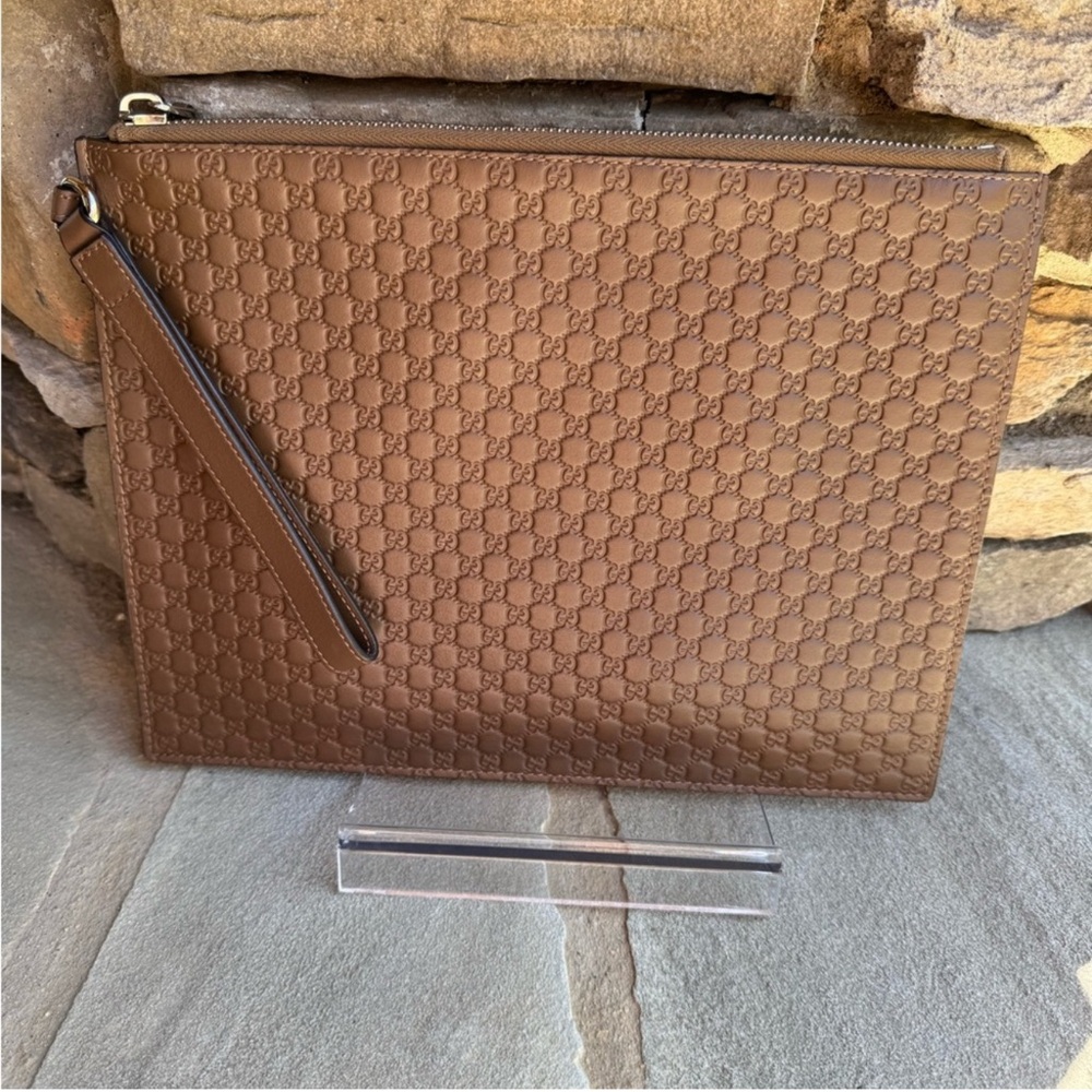 Gucci Microguccissima Brown Leather Clutch / Wristlet